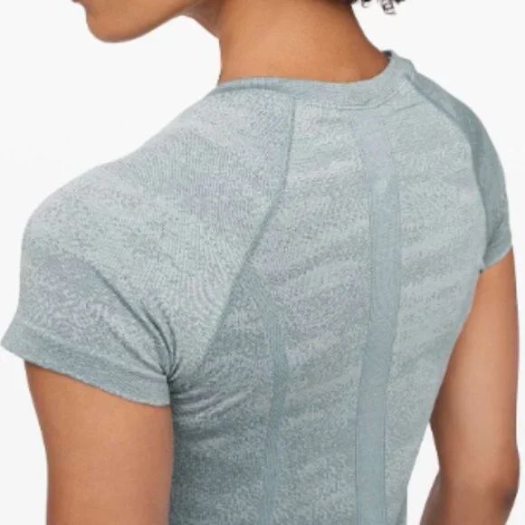 (6087)  🍋 LULULEMON RUN: Swiftly Tech Short Sleeve Crew Sz 4 **LOVED *RARE - Picture 4 of 8